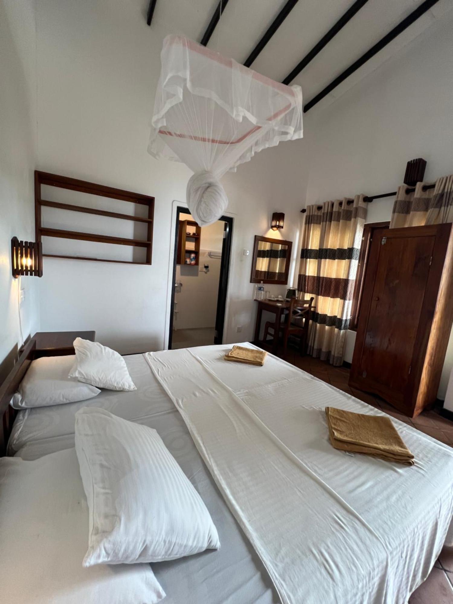 Sailors' Bay Bed & Breakfast ฮิกคาดูวา ภายนอก รูปภาพ