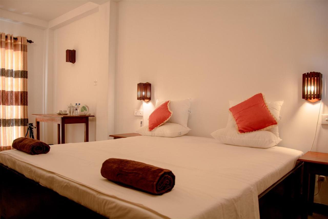 Sailors' Bay Bed & Breakfast ฮิกคาดูวา ภายนอก รูปภาพ