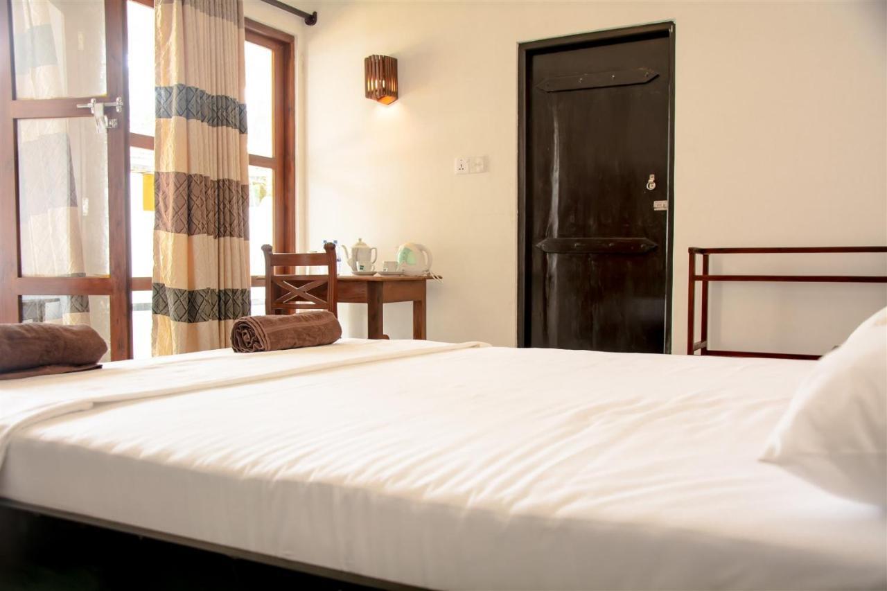 Sailors' Bay Bed & Breakfast ฮิกคาดูวา ภายนอก รูปภาพ